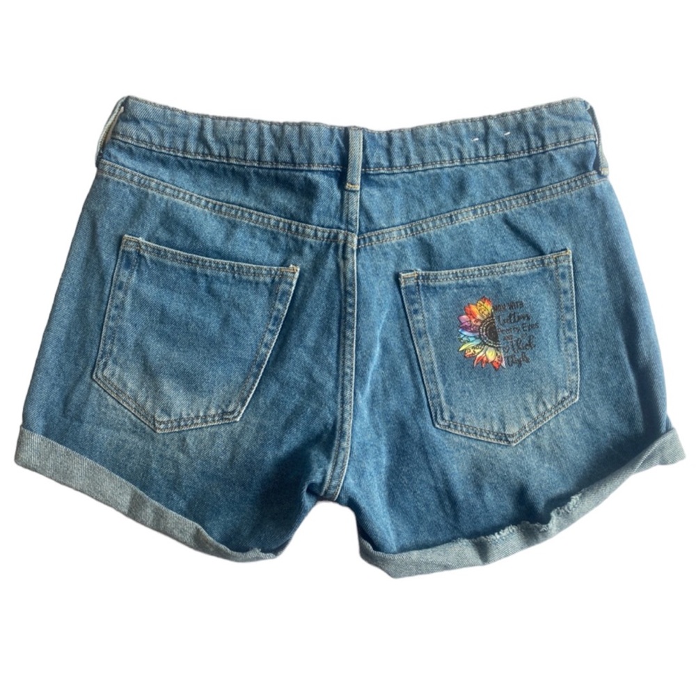 H&M Regular Waist Denim Shorts With new colorful sunflower iron-on patch Size 8